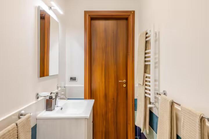 Appartement Crispi 74.1 - *